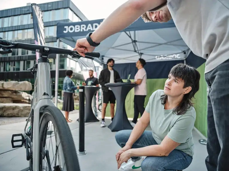 Check des Fahrrads beim JobRad-Demoday